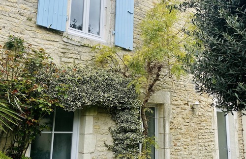 Le Chateau-d'Oleron House | À Proximité de la Plage , Grande Maison Avec Jardin au Chateau Doleron