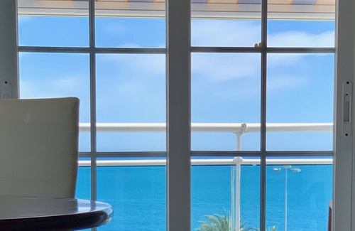 Roquetas de Mar Apartment | Ático frente al mar con gran terraza panorámica y acceso directo a la playa