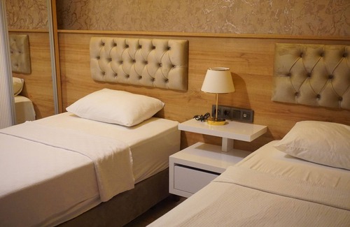 Altinoluk Hotel | Çam otel