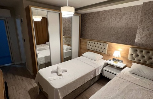 Altinoluk Hotel | Çam otel