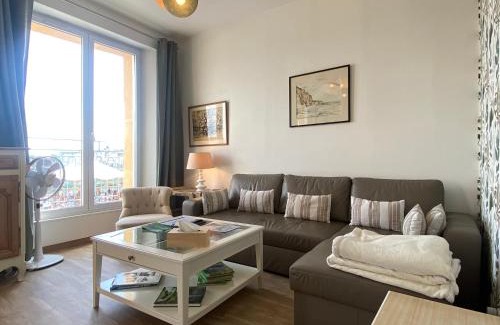 Dieppe Apartment | Établissement 3 étoiles avec ASCENSEUR, 3 appartements lumineux vue port avec balcon, 200m de la mer, Wifi Fibre, tous service inclus
