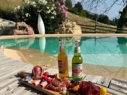 Mouxy Bed & Breakfast | établissement professionnel de Chambres d'hôtes à La Marc'Quize avec piscine partagée et bain nordique privatif en prestation supplément