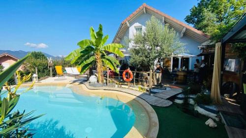 Mouxy Bed & Breakfast | établissement professionnel de Chambres d'hôtes à La Marc'Quize avec piscine partagée et bain nordique privatif en prestation supplément