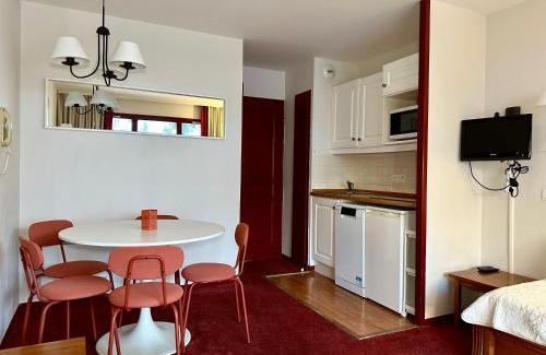 Isola Apartment | Évasion Alpine Vue Panoramique, WiFI et Garage