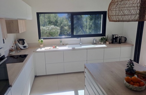 Gemenos Villa | Évasion Provençale: new contemporary villa in a green setting