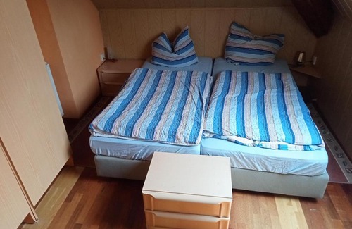 Schlettau Apartment | Übernachtungszimmer 1
