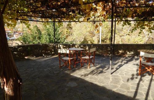 Laimos House | Ξενώνας Αριάδνη - Guesthouse Ariadni