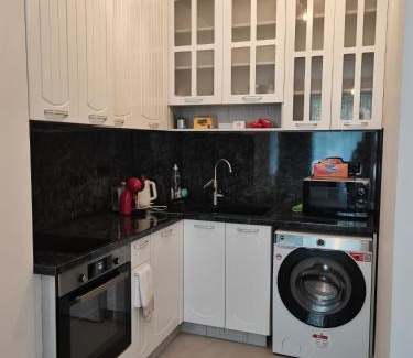 Saints Constantine and Helena Apartment | Райзен апартамент