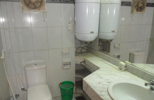 Al Duqqi Apartment | عقار