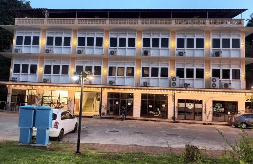 Tha Kham Hotel | โรงแรมควีนส์ (Queen)