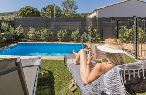 Cessenon-sur-Orb House | ღ L'Orb Enchanté - Piscine chauffée, Clim, Netflix