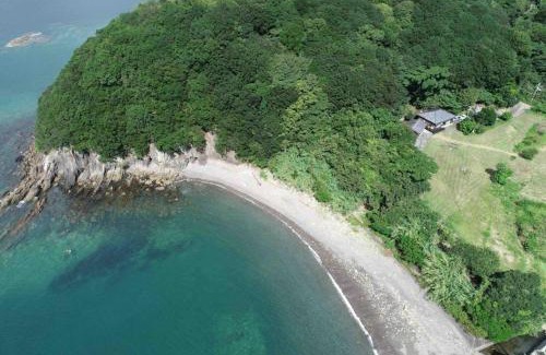 Otsuki House | ビーチアクセス20秒のプライベートスペースで焚き火とバーベキューが出来る1日1組貸切宿