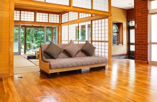 Ishigaki House | ビーチ徒歩3分 BBQ可 最大10名宿泊の和室付き平屋 石垣 伊原間 Akashis house
