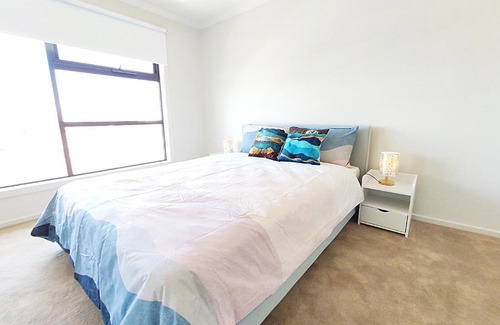 Williams Landing Villa | 公园别墅Waterfront Garden Retreat Family House 2mins to TownCentre Williams Landing Melbourne