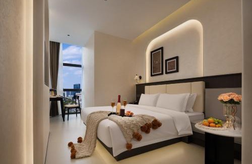 Chenghua Hotel | 成都东站西广场壹品酒店