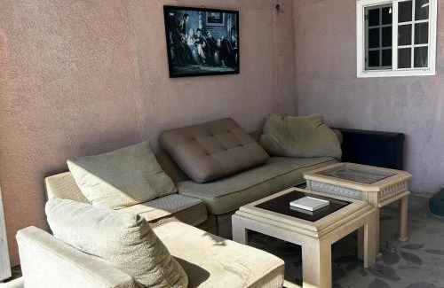El Monte House | 花园式独立屋先锁定