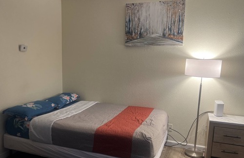 Civic Center Apartment | 0.4 Miles to Stockton Arena,0.4 Miles to Memorial Civic Auditorium, Free Parking
