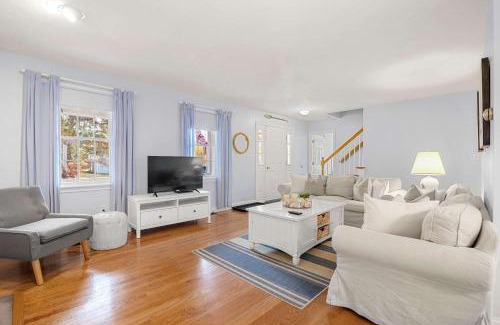 West Chatham House | 0 5 Mile Walk to Beach Dog Friendly