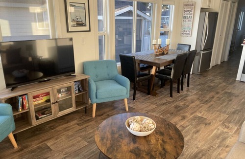 Regional District of Mount Waddington Apartment | 01 - Coho Cottage Cottage
