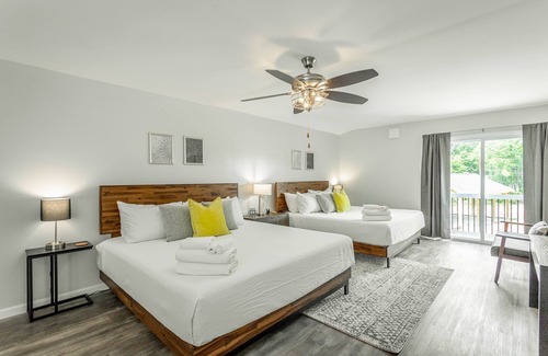 Chattanooga Cabin | 01: The Eames Suite - A PMI Scenic City Vacation Rental