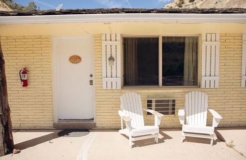 Sevier Apartment | 0130) Candy Suite 130