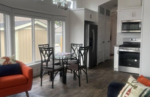 Regional District of Mount Waddington Apartment | 02 - Orca Lookout Cottage