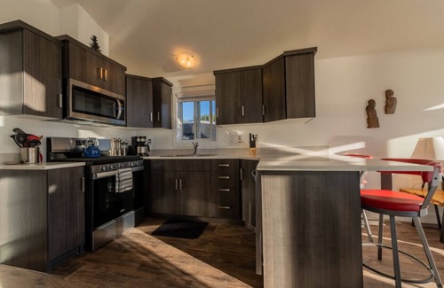 Regional District of Mount Waddington Apartment | 03 - Sunset Vista Cottage