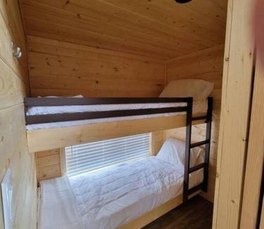 Valle Ski Chalet | 036 Tiny Home nr Grand Canyon South Rim Sleeps 8 - Full Kitchen