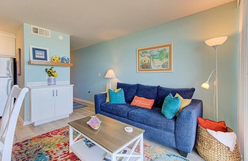 Wilmington Beach Condo | 0405 My Happy Place 1 Bedroom Home