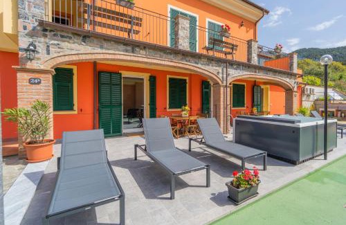 Casarza Ligure Apartment | 044b - Villetta Moderna 01-24D con VASCA IDROMASSAGGIO in giardino, solo 15 minuti dal Mare e Spiaggia - Posto Auto GRATUITO