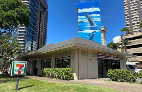 McCully - Moiliili Apartment | 05 FREE Parking 10 min beach 2br-Waikiki Ala Moana