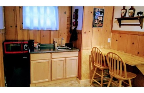 Y Area Apartment | 07-The Black Bear king studio #7