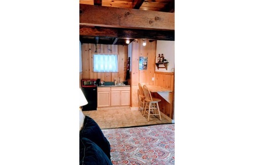 Y Area Apartment | 07-The Black Bear king studio #7