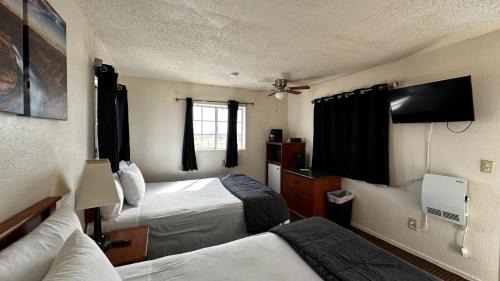 Valle House | 071B Private Studio near Grand Canyon South Rim Sleeps 6- No Kitchen