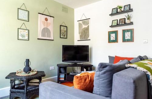 Shirley Apartment | #08 Stylish Solihull Stay Sleeps 4 BHX NEC