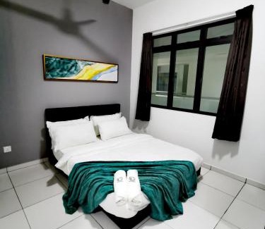 Bukit Indah 2 Apartment | 0803 Family Suites Bukit Indah TVbox Wifi Games Toy