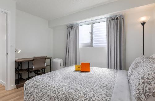 McCully - Moiliili Apartment | 09 FREE Parking 10 min beach 2br-Waikiki Ala Moana