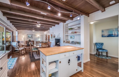 Saint Armands Key House | 1/10 mile to Lido Beach