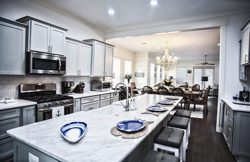 Demere Park House | 1-14 Guest: Pool/Fire Pit/Bikes/Putting Green/Polaris Ranger Included Aug-Dec 25