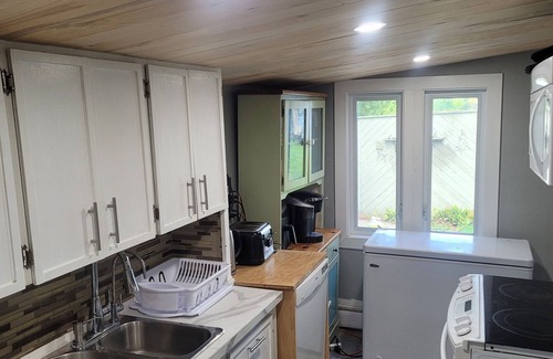 Gannon Village Cottage | 1/2 Acre Cottage with 2 Guest Cabins on Buckhorn Lake in the Kawarthas