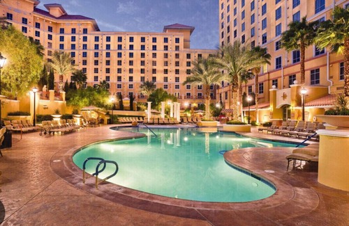 Las Vegas Apartment | 1 & 2 Bed Suites Resort Style Near Strip