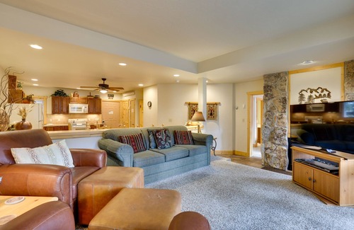 Silvercreek House | 1/2 Mi to Granby Ranch: Townhome w/Fireplace!