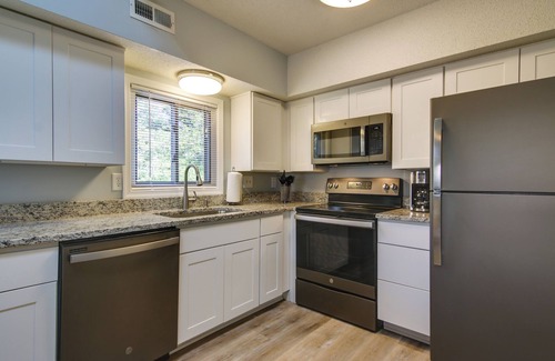 Caine Woods Condo | 1/2 Mi to Maryland Beach: Family Condo w/Balcony