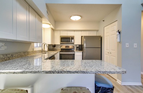 Caine Woods Condo | 1/2 Mi to Maryland Beach: Family Condo w/Balcony