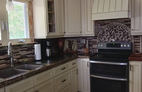 Milford House | 1/2 Mile from Dreams Park, 17 miles to All Star Village, 5 to Cooperstown