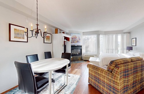 Beaupre Condo | 1-306 : Standard Studio - 3 people.