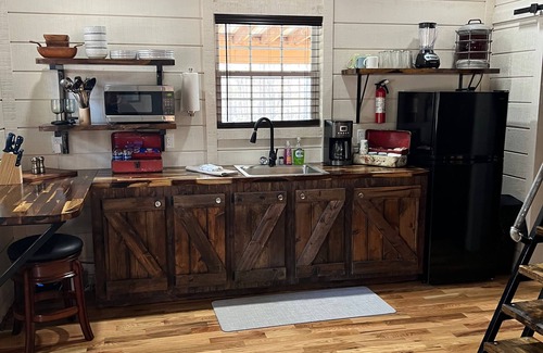 Townville Cabin | 1/4 mi LAKE HARTWELL Broyles Landing/5 to Green Pond/15 to Clemson/Anderson