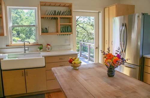 West Tisbury House | 1,500' Shore on Deep Bottom Cove, Tisbury Great Pond