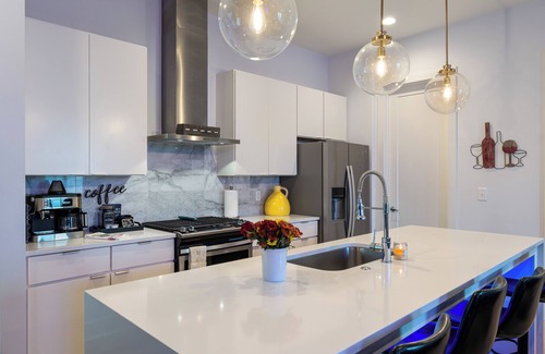 Hope Gardens House | 1.6mi to Downtown | Rooftop | City View | Firepit