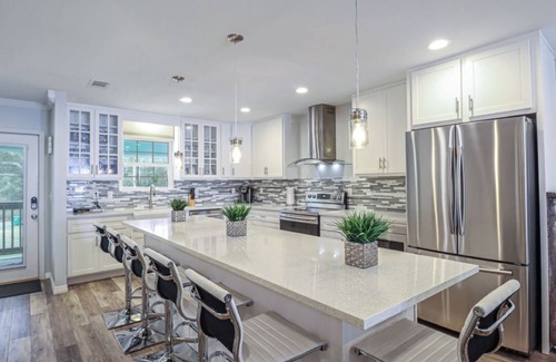 Ocean Springs House | 1 ACRE PRIVATE BEACH & PIER, FAMILY & PET FRIENDLY HOME